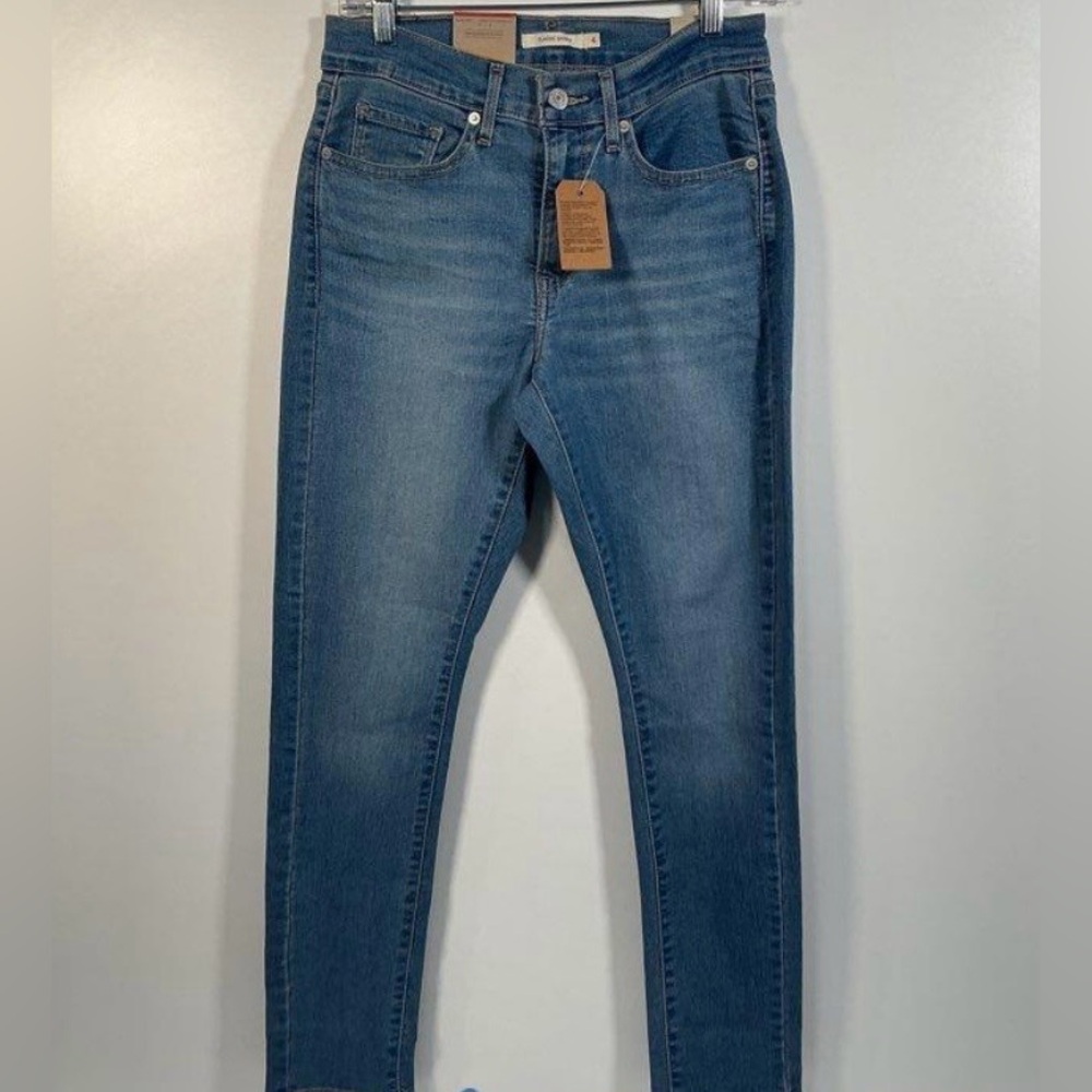 Levi's Women's Classic Skinny Jeans - Picture 2 of 6